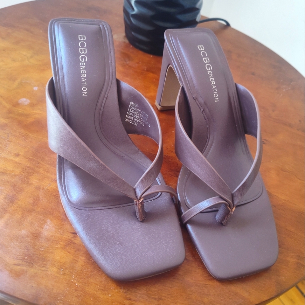 BCBGeneration Flian espresso slide heel toe-ring thong sandals